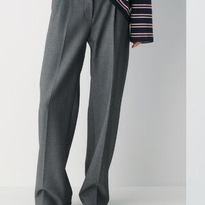 Aritzia Effortless Reessentional trousers in Heather charcoal